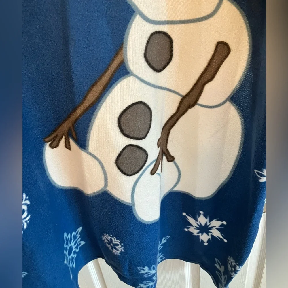 Disney Olaf character Snuggie Frozen open robe snowman blue winter gift kids